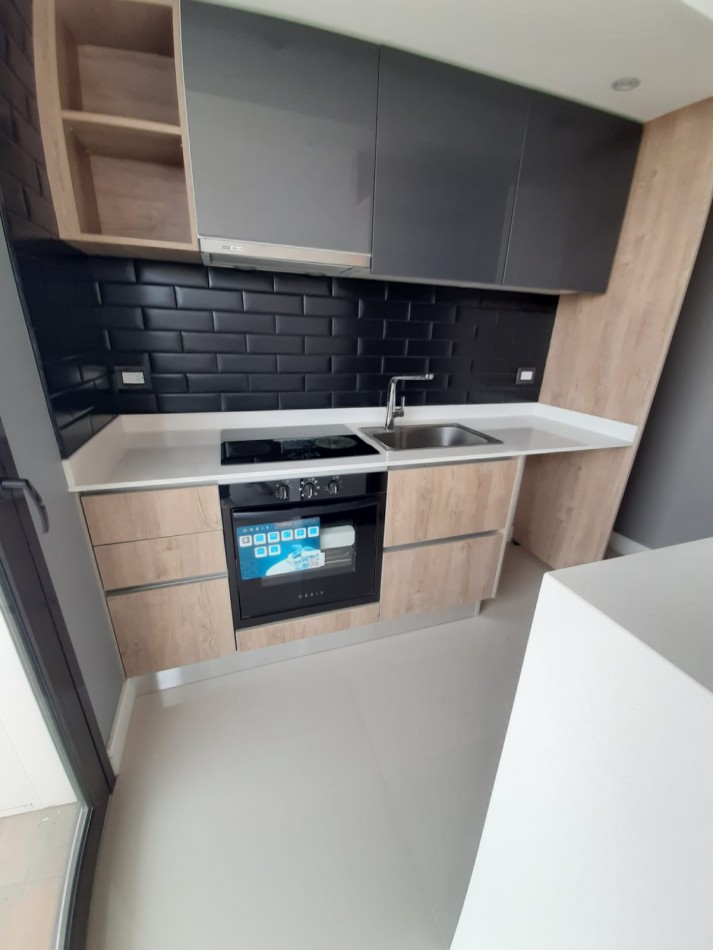 VENTA - Depto 2 ambientes con cochera a estrenar - Zona La Rioja y Matheu