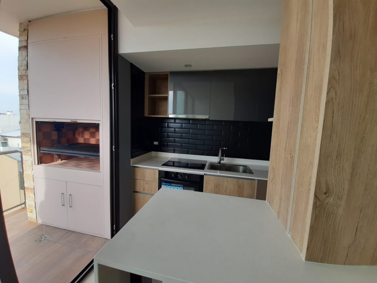VENTA - Depto 2 ambientes con cochera a estrenar - Zona La Rioja y Matheu