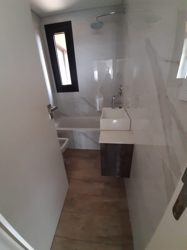 VENTA - Depto 2 ambientes con cochera a estrenar - Zona La Rioja y Matheu