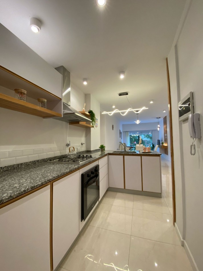 Venta 3AMB RECICLADO CENTRO MUEBLES Y ARTEFACTOS