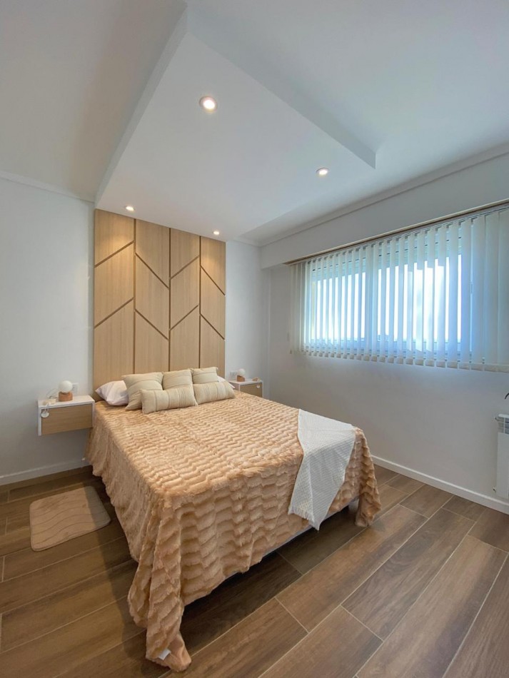 Venta Departamento 2 ambientes a la calle con balcon y vista al mar, edificio Havana