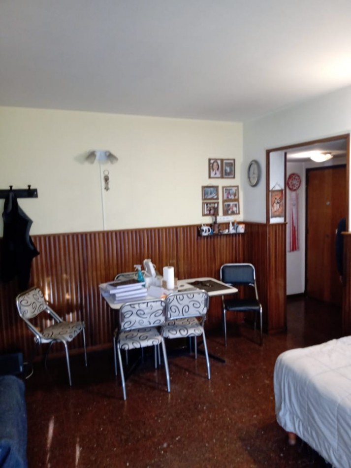 VENTA DEPARTAMENTO 2 AMBIENTES AL FRENTE CON BALCON ZONA ALDREY
