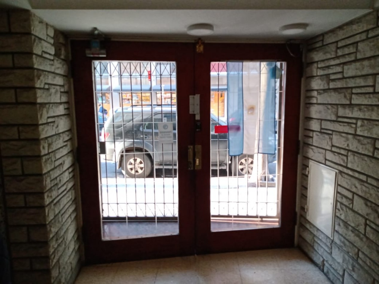VENTA DEPARTAMENTO 2 AMBIENTES AL FRENTE CON BALCON ZONA ALDREY