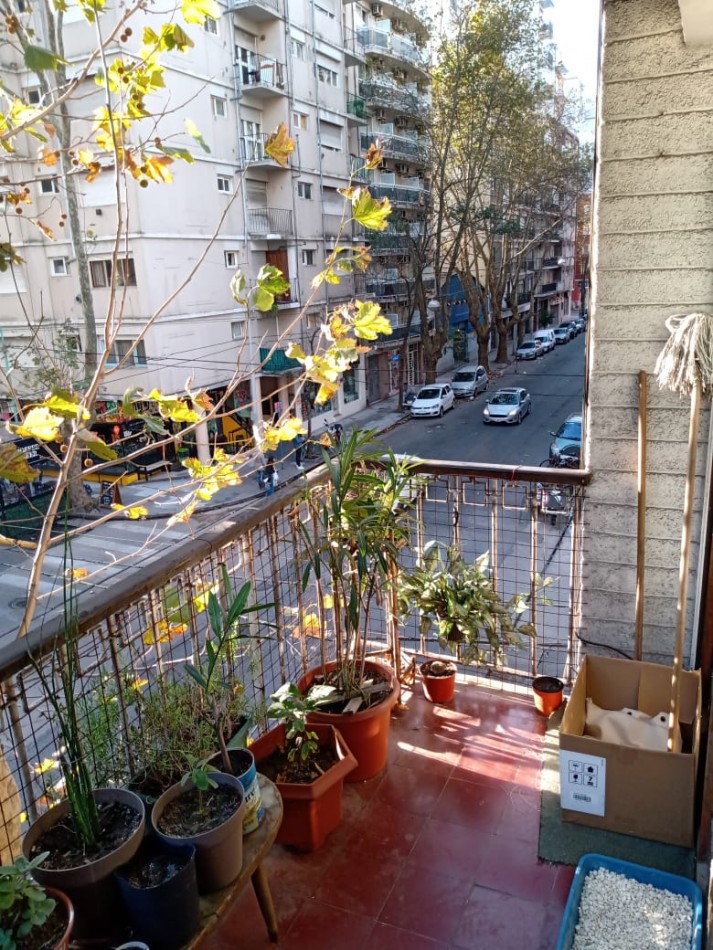 VENTA DEPARTAMENTO 2 AMBIENTES AL FRENTE CON BALCON ZONA ALDREY