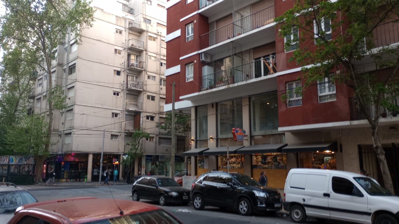 VENTA DEPARTAMENTO 2 AMBIENTES AL FRENTE CON BALCON ZONA ALDREY