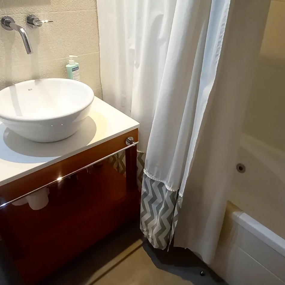 SEMIPISO DE CATEGORIA CON VISTA AL MAR Y AMENITIES.