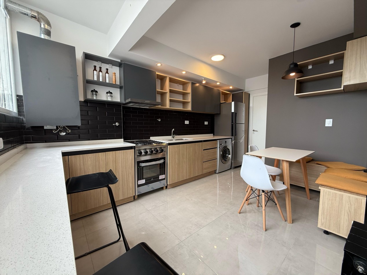 DEPARTAMENTO 3 AMB A LA CALLE CON BALCON SALIENTE, A 100 MTS. DE LA PLAYA EN ALDREY