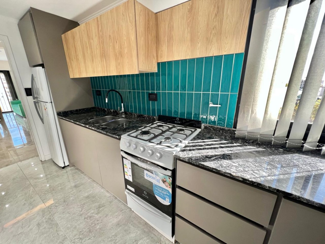 DEPARTAMENTO 3 AMBIENTES LATERAL CON BALCON SALIENTE