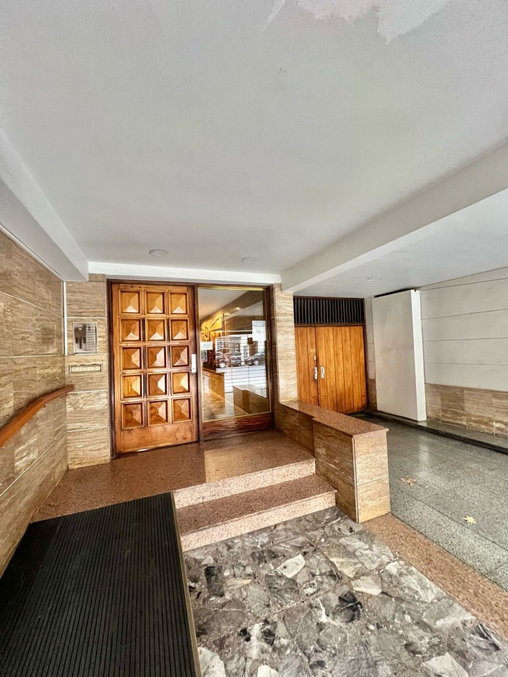 DEPARTAMENTO 3 AMBIENTES LATERAL CON BALCON SALIENTE