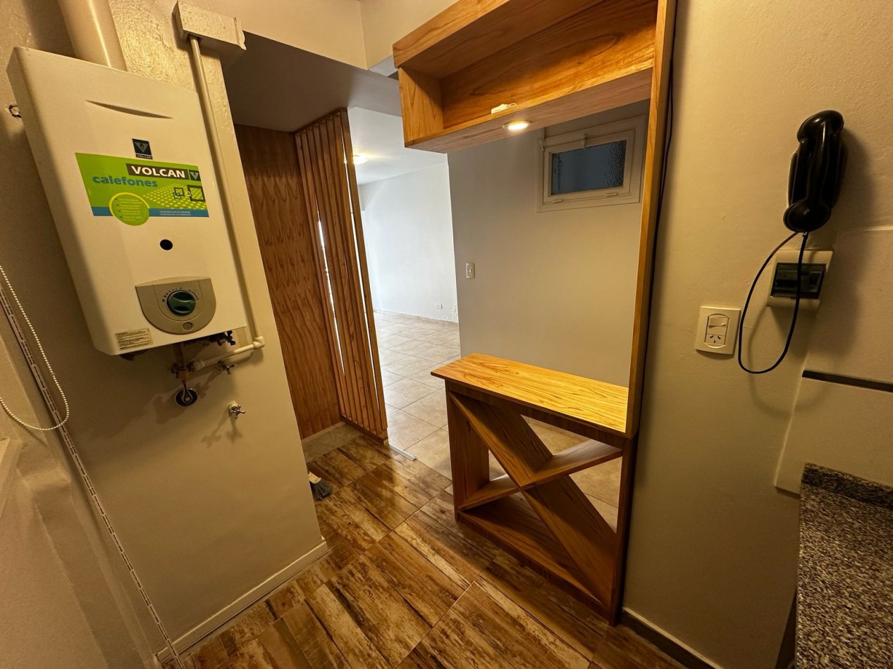 DEPARTAMENTO DE 2 AMBIENTES CON BALCON SALIENTE A LA CALLE. APTO CREDITO