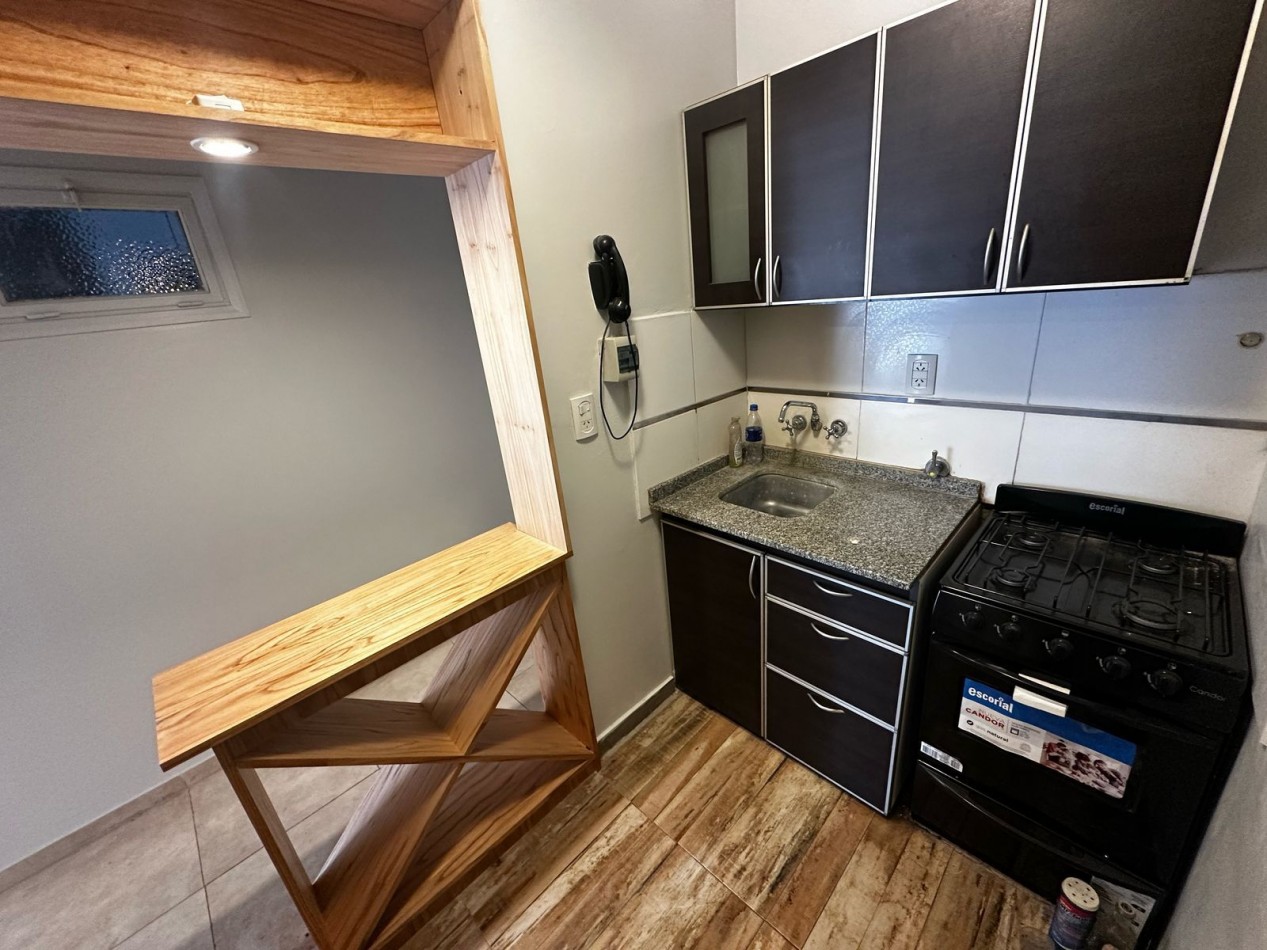 DEPARTAMENTO DE 2 AMBIENTES CON BALCON SALIENTE A LA CALLE. APTO CREDITO
