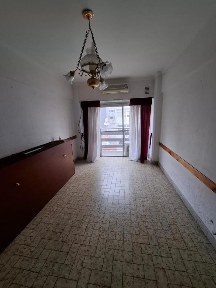 DEPARTAMENTO 2 AMB CON BALCON A LA CALLE EN ALDREY, A 300 MTS. DE LA PLAYA. APTO CREDITO
