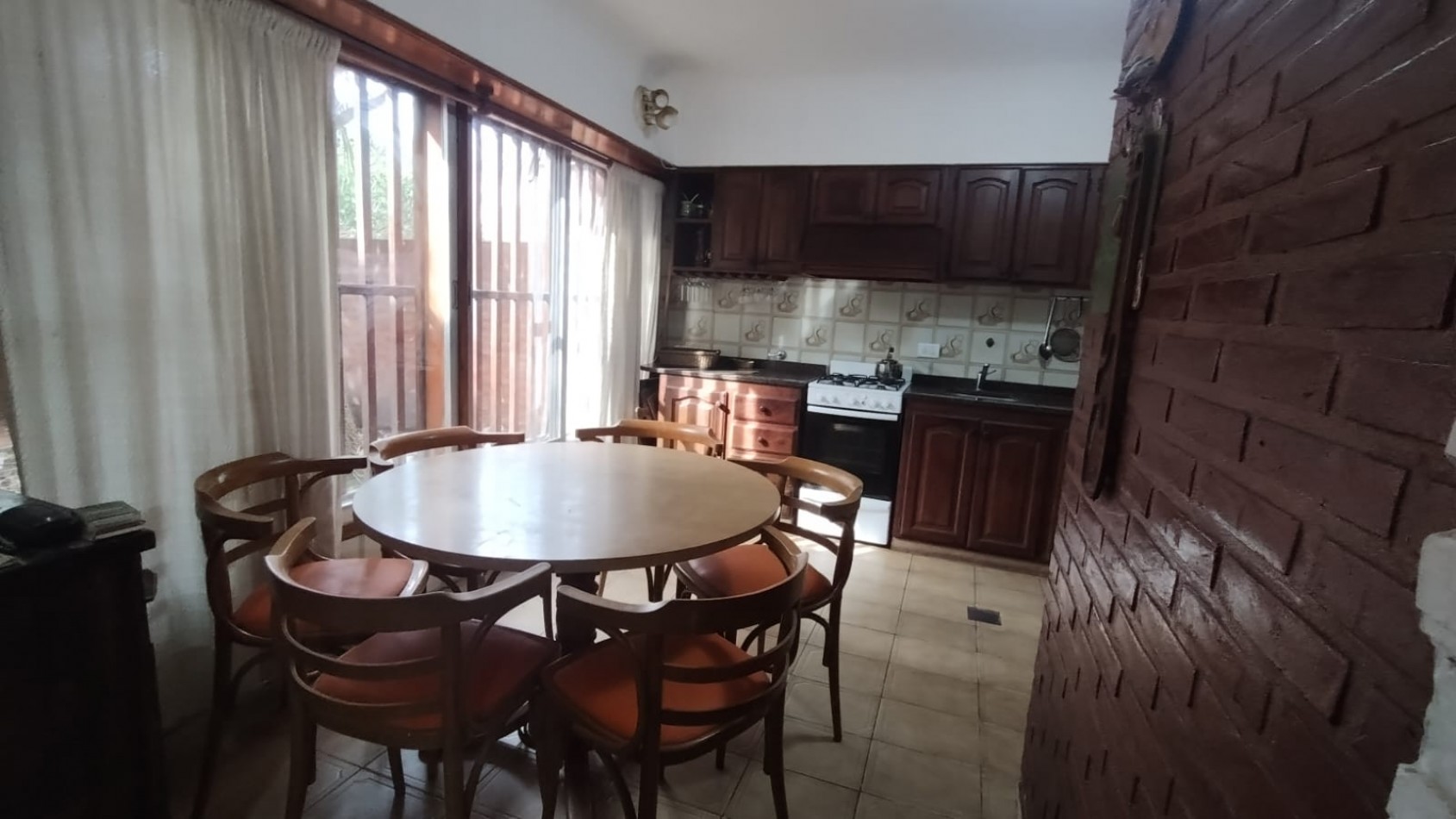OPORTUNIDAD CHALET 5 AMBIENTES EN SANTA CLARA DEL MAR CON GRAN PARQUE A 100 METROS DEL MAR - QUINCHO/COCHERA DOBLE/LAVADERO/DEPENDENCIA/DOBLE LOTE