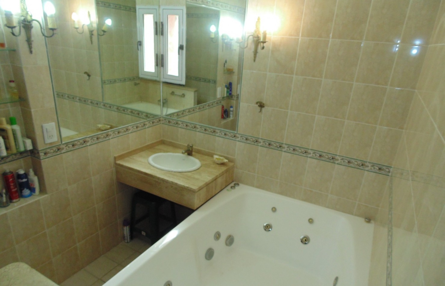 OPORTUNIDAD CHALET 5 AMBIENTES EN SANTA CLARA DEL MAR CON GRAN PARQUE A 100 METROS DEL MAR - QUINCHO/COCHERA DOBLE/LAVADERO/DEPENDENCIA/DOBLE LOTE
